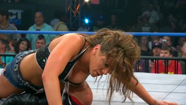 Angelina Love vs. Mickie James [Slammiversary IX 2011]