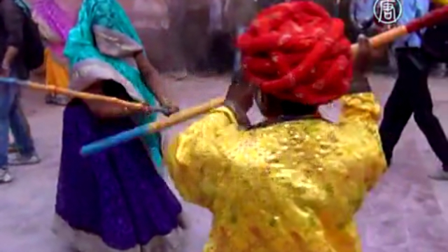 Индия встречает весну красками Холи
