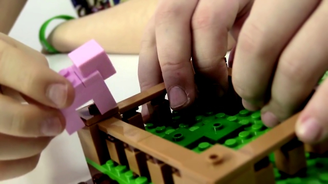 МайнКрафт Лего! Даня и Оля собирают грядки, Стива и Скелетона! Секреты Майнкрафт. Видео для детей
