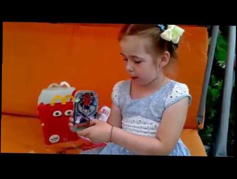 Распаковка журнала Свинка Пеппа и Хэппи Мил! Peppa Pig magazine and McDonalds Happy Meal Super Mario