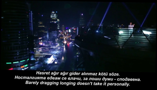 Видеоклип Soner Sarikabadayi_Ozan Colakoglu - Unuttun Mu Beni (prevod) (lyrics)