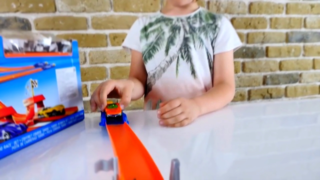 Внимание! Супер крутые тачки! Конкурс от Hot Wheels Россия! Тест драйв от Адриана ИгроБой!