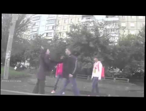 Девушка втащила парню Видео драки 2013