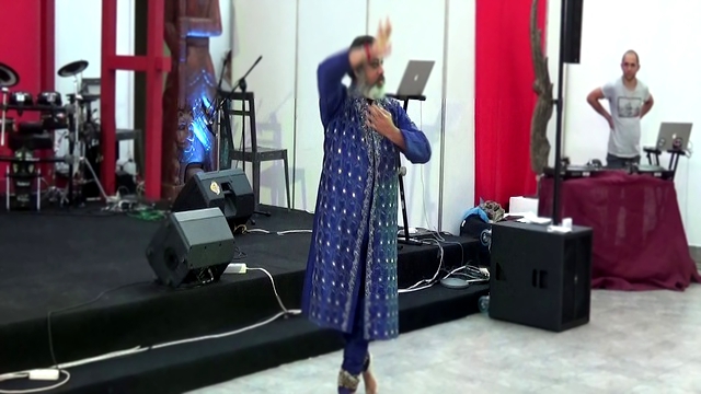 Индийский танец на Vedalife учителя