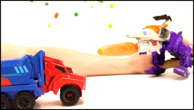 Видео с игрушками: Трансформеры! Оптимус против Гальватрона! Кто сильнее?
