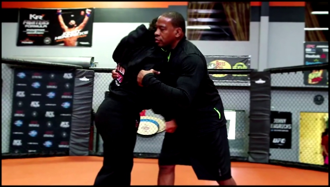 Видеоклип Видео: Обратный отсчет к UFC 192 – Джонни Хендрикс против Тайрона Вудли.