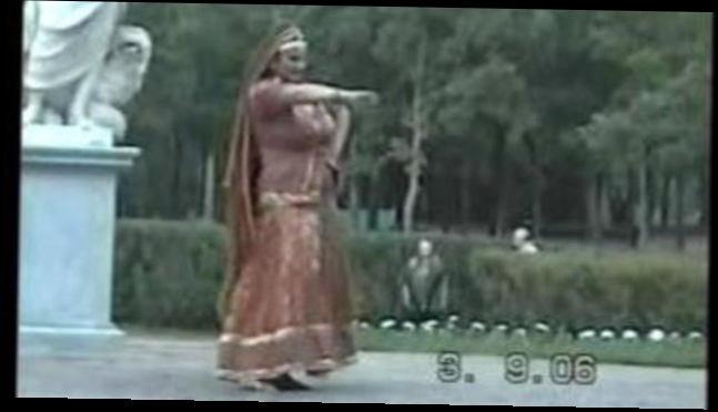 два индийских танца подряд-центральной индии и северной..народные+фьжин