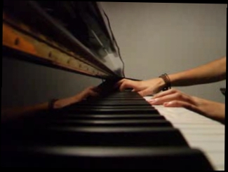 Видеоклип Красивая игра на пианино