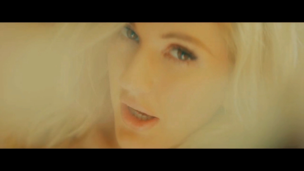 Видеоклип Ellie Goulding - Love Me Like You Do (99ers Remix)