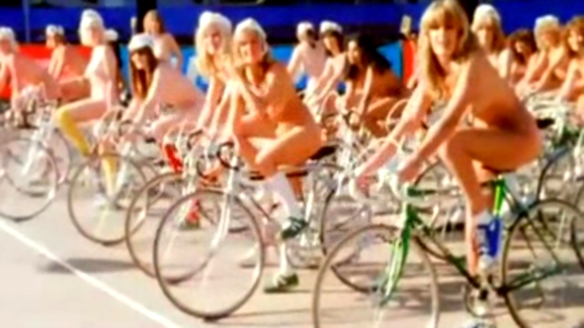 Видеоклип Queen - Bicycle Race (запрещенная + обычная версии)