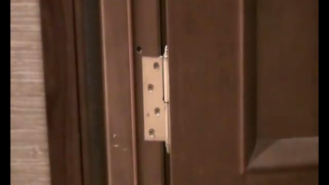 Видеоклип Вдруг появился скрип межкомнатной двери ?
