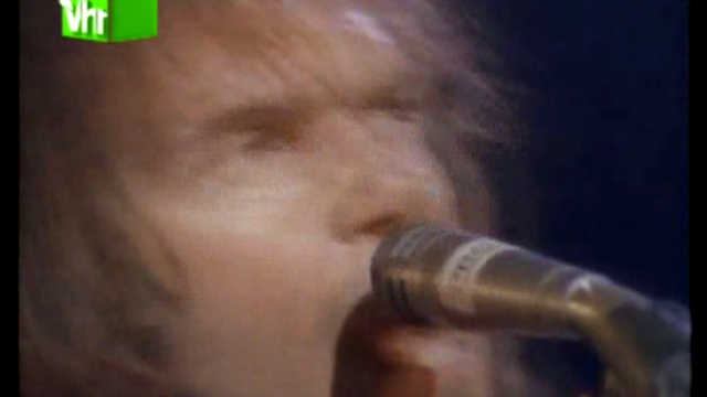 Видеоклип Neil Young - Rockin In The Free World @ 1989 VH1 
