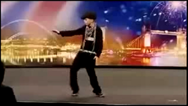 Видеоклип Парню 11 лет и оч круто танцует!