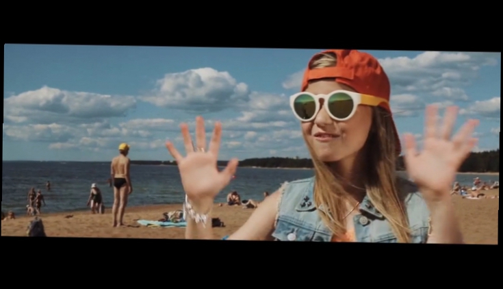 Видеоклип Алиса Кожикина—Я лежу на пляже