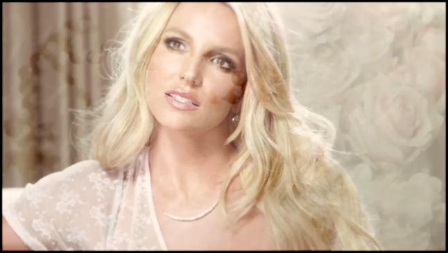 Бритни Спирс в рекламе коллекции нижнего белья «The Intimate Britney Spears».